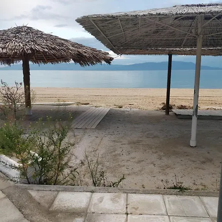Paralia Ofriniou Sea View Apartment *
